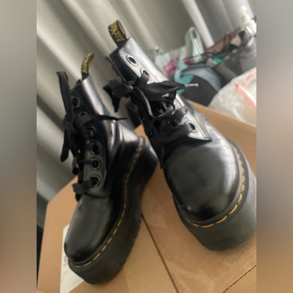 Platform Dr. Martens Molly